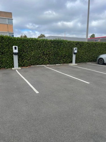 installation-bornes-recharge-entreprise-vaulx-en-velin