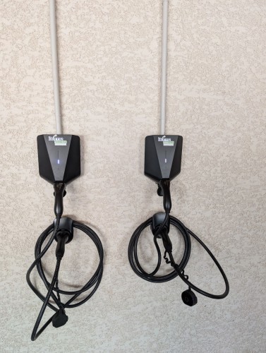 deux-borne-de-recharge