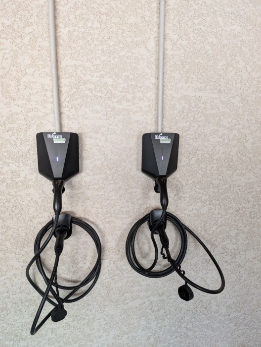deux-borne-de-recharge